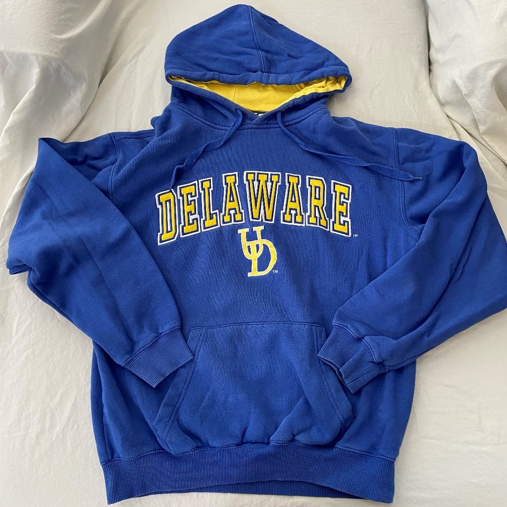 Blue University of Delaware Sweatshirt (Size M)